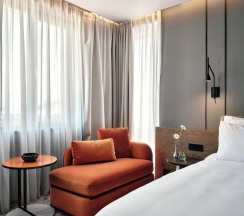 Номер Premium в Crowne Plaza Sofia by IHG