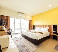 Двухместный номер Deluxe с балконом двуспальная кровать в The Golden Ville Boutique Hotel & Spa