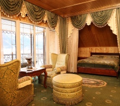 1-комнатная комната люкс в Golden House