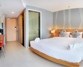Двухместная студия Superior двуспальная кровать в Ratana Patong Beach Hotel by Shanaya