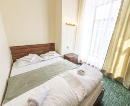 Стандартный двухместный номер с двухспальной кроватью в Алмаз