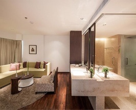 Трёхместный люкс Luxe в LiT BANGKOK Hotel