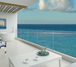 Butler Suite Tranquility Soaking Tub Mammee Bay c 1 комнатой с балконом и рядом с пляжем в Sandals Dunns River All Inclusive