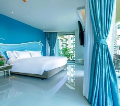 Номер Deluxe с видом на море в Centara Sonrisa Residences & Suites Sriracha