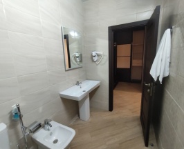 Делюкс в Афина