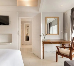 Номер Deluxe Terrace семейный Connecting с балконом в Thavorn Palm Beach Resort Phuket