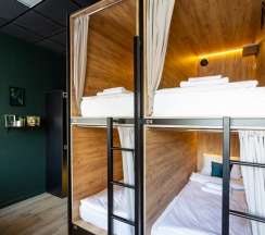 Общий 6-местный номер Classic room в Caps hotel