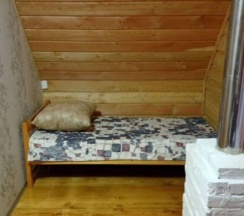 Трехместный номер с 3 односпальными кроватями в Рада