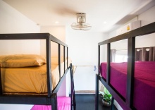 Кровать в общем номере в Sweet Life Community Guesthouse