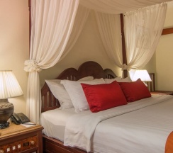 Люкс c 1 комнатой с видом на бассейн в Angkor Palace Resort & Spa