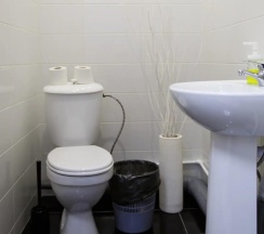 Номер эконом семейный с 1 односпальной и 1 двухъярусной кроватями в I hostel