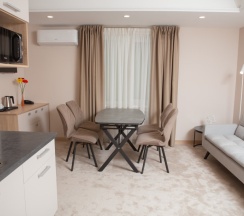 Двухместный Джуниор сюит Арт Премьер двуспальная кровать в Гранд-Отель Восток