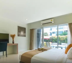 Двухместный номер двуспальная кровать в The Lantern Resorts Patong