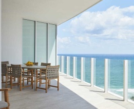 Двухместный люкс c 1 комнатой с видом на океан двуспальная кровать в Four Seasons Hotel and Residences Fort Lauderdale