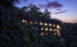 Двухместный люкс двуспальная кровать в Anantara Golden Triangle Elephant Camp & Resort