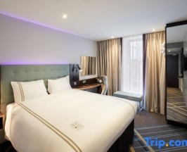 Двухместный семейный номер Standard двуспальная кровать в Premier Inn Leipzig City Oper