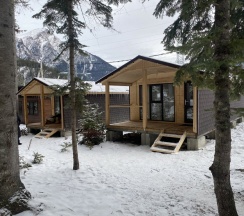 Четырёхместный коттедж с 2 комнатами с красивым видом из окна в Forest house resort