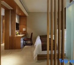 Люкс Deluxe с красивым видом из окна в Sanya Phoenix Waterside Gloria Resort