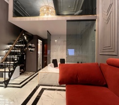 Duplex Junior Suit в Кино Rooms Aurora