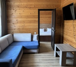 Пятиместные апартаменты Superior с красивым видом из окна в Golden House Hotel