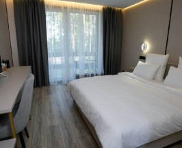 Номер улучшенный с 1 двуспальной кроватью с видом на реку в Pioneer Resort Hotel
