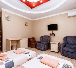 Номер улучшенный с 2 односпальными кроватями в Лоза