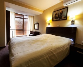 Номер стандарт с 1 двуспальной кроватью в Hotel Kirov