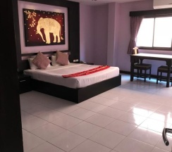 Двухместный номер Deluxe двуспальная кровать в Zip Lounge & Apartments