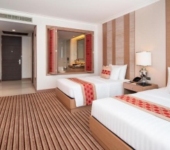 Номер Luxury Main Tower в The Berkeley Hotel Pratunam