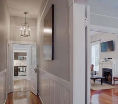 Апартаменты в 420Waldburg A · Modern Apt with Southern Charm Blocks from Forsyth