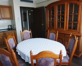 Трехкомнатный люкс с двуспальной кроватью в Металлург