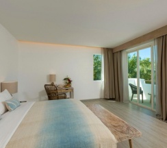 Двухместный номер Superior двуспальная кровать в Eden Beach Khaolak Resort and Spa A Lopesan Collection Hotel
