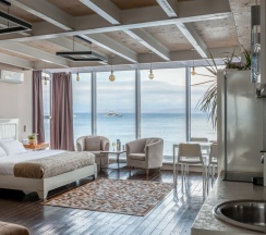 Sea view apartments - Family suite (Ванна с панорамным видом на море и камин. Размещение до 5 гостей), Станюковича 48/5 в Vvo apartments group