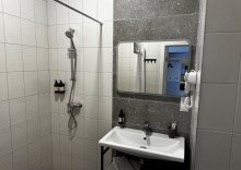 СУПЕРИОР Трехместный номер с двуспальной и односпальной кроватями в Zb Hotels Айсберг Саратов