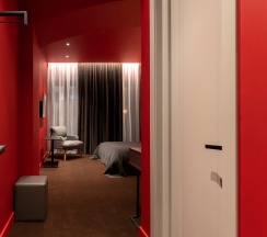 Двухместный номер Superior (двуспальная кровать) в Апартаменты Red room в NikolaevBuilding