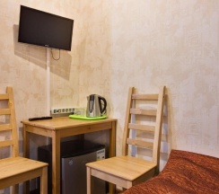 Бюджетный трехместный номер с собственной ванной комнатой в Аллан