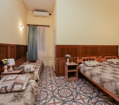 Стандартный 4х местный номер 1 этаж в Green oasis Vavilon