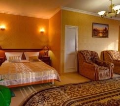 Номер полулюкс с 1 двуспальной кроватью в Эдэран