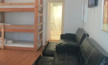 Апартаменты в Bikini Hostel, Café & Beer Garden Free Breakfast & Dinner!