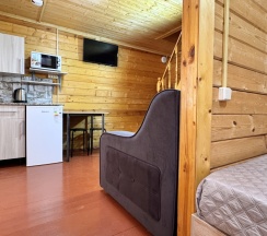 Коттедж с 3 комнатами с балконом и с видом на внутренний двор в Морская дача Арабеска