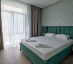 Апартаменты Комфорт с балконом и видом на горы в Alba inn apartments