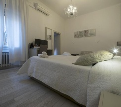 Двухместный номер Superior двуспальная кровать в Al Portico Guest House Venezia