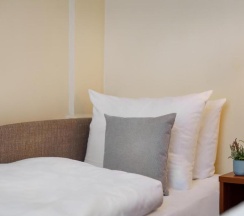 Трёхместный номер Standard в Hotel Kronprinz Hamburg