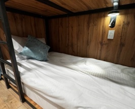 Кровать в общем номере (женский номер) в Navi Hostel