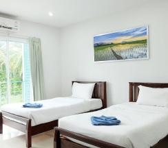 Двухместный номер Standard с балконом двуспальная кровать в Krabi Hipster Hotel
