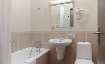 Двухместный номер Standard с балконом и с видом на горы (двуспальная кровать) в Самшитовая роща