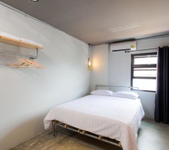 Двухместный номер Standard двуспальная кровать в bloo Hostel