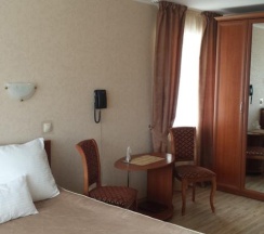 Номер стандарт улучшенный с 1 двуспальной кроватью в Оптималь