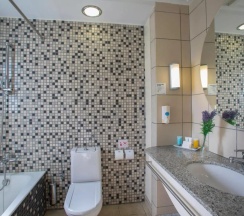 Двухместная студия 2 отдельные кровати в Louis Althea Beach Hotel