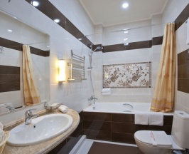 Двухместная Люкс с видом на город двуспальная кровать в Amici Grand Hotel